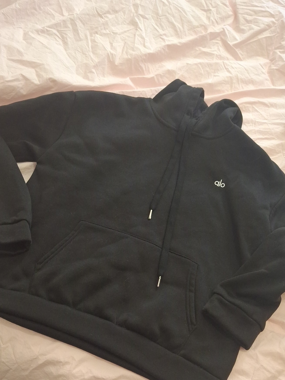 ALO Yoga Black Pullover Hoodie with Subtle Logo
